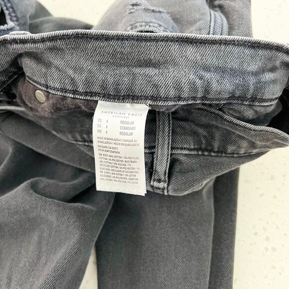 American Eagle Highest Rise 90s Boyfriend Distressed Black Jeans Women's 6 - Picture 7 of 7